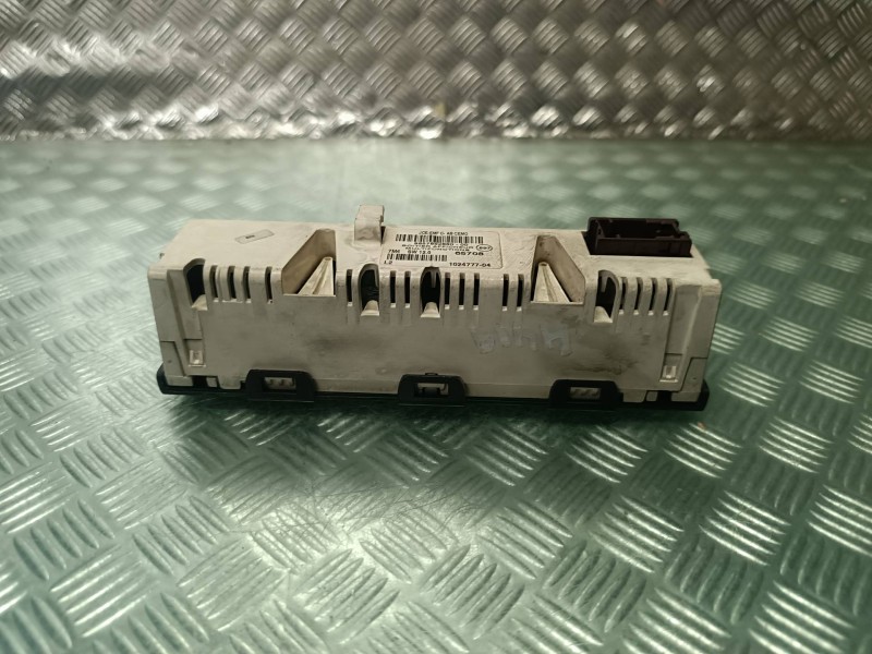 Recambio de pantalla multifuncion para citroen c5 break referencia OEM IAM 9657882880 102477704 