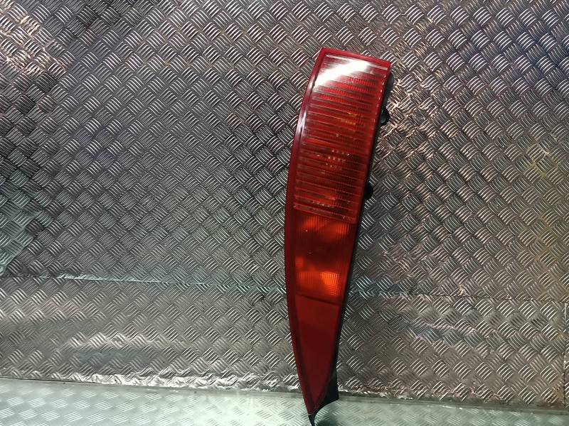 Recambio de piloto trasero derecho para citroen c5 break referencia OEM IAM 2549  4 PINES