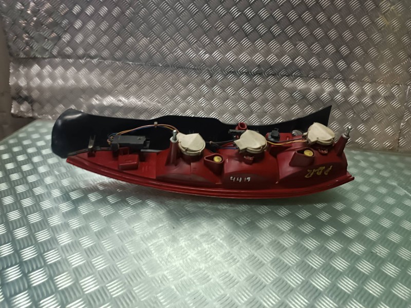 Recambio de piloto trasero derecho para citroen c5 break referencia OEM IAM 2549  4 PINES