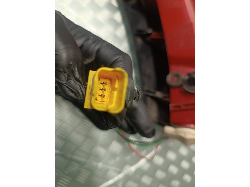 Recambio de piloto trasero izquierdo para citroen c5 break referencia OEM IAM 9637356380 25450102 3 PINES