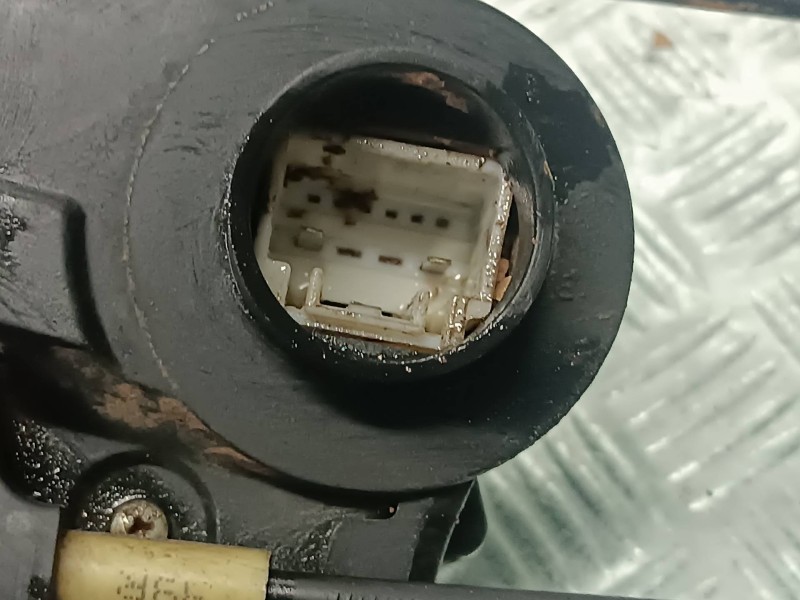 Recambio de cerradura puerta trasera derecha para toyota rav 4 (a3) referencia OEM IAM 9100109 A046696 ELECTRICA