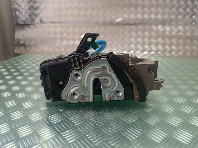 Recambio de cerradura puerta delantera izquierda para kia xceed referencia OEM IAM 81310J7010 CONECTOR 5 PINES ELECTRICA