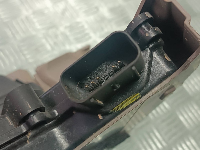 Recambio de cerradura puerta delantera derecha para kia xceed referencia OEM IAM 81320J7000 CONECTOR 5 PINES ELECTRICA