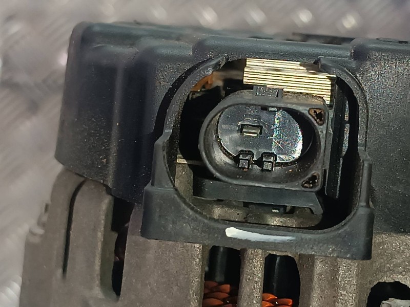 Recambio de alternador para kia xceed referencia OEM IAM 373002U200 61005074 BORGWARNER