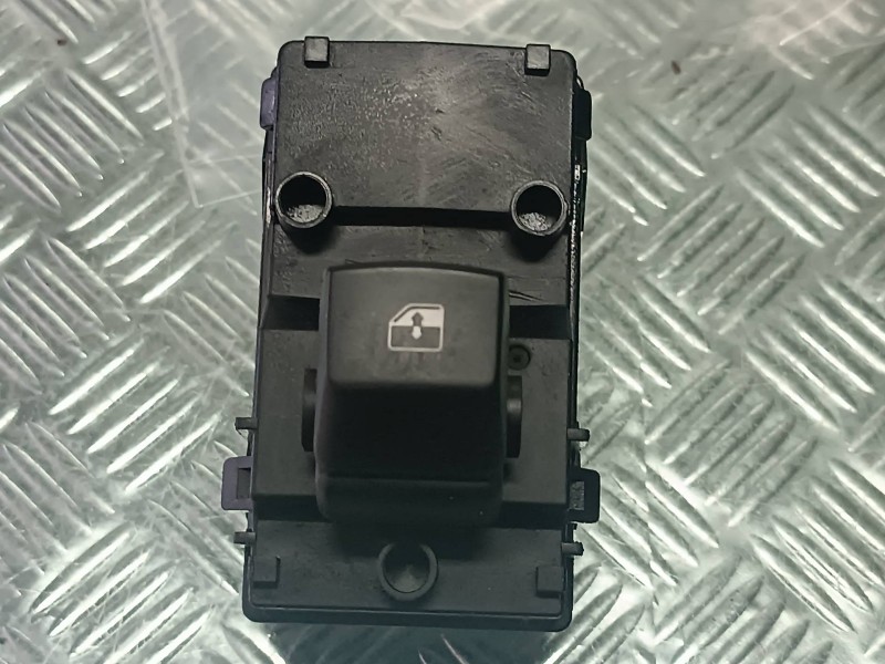 Recambio de mando elevalunas delantero derecho para kia xceed referencia OEM IAM 93575J7000 200316 8 PINES