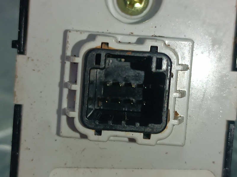 Recambio de mando elevalunas delantero derecho para kia xceed referencia OEM IAM 93575J7000 200316 8 PINES