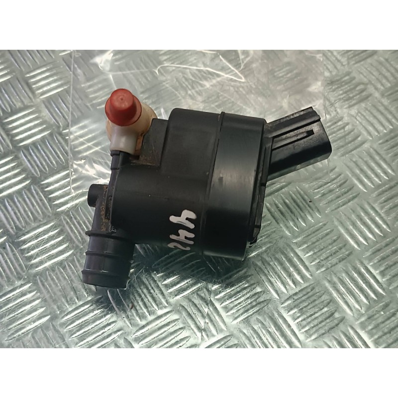 Recambio de bomba limpia para kia xceed referencia OEM IAM 985102W500  3 PINES