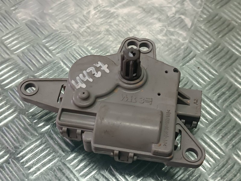 Recambio de motor apertura trampillas climatizador para kia xceed referencia OEM IAM PB1AES EA1F0EDFA002 GRIS