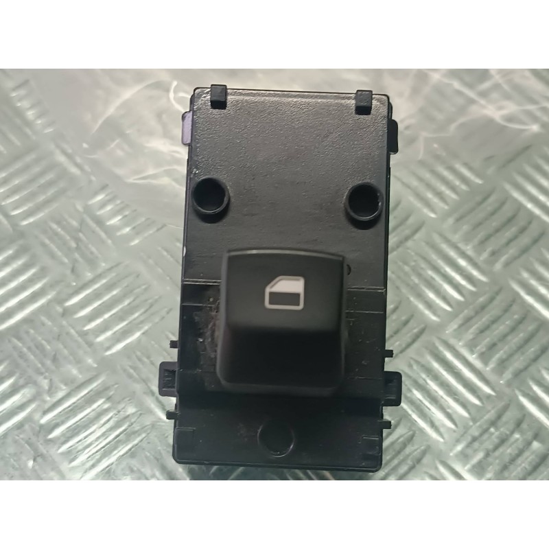 Recambio de mando elevalunas trasero izquierdo para kia xceed referencia OEM IAM 40B5221500 U181109 7 PINES