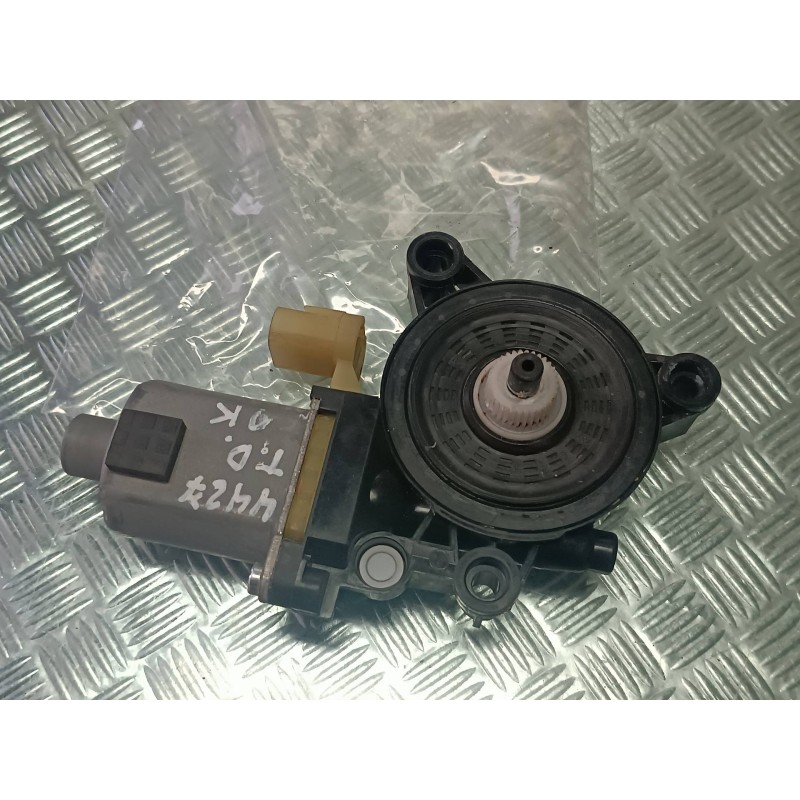 Recambio de motor elevalunas trasero derecho para kia xceed referencia OEM IAM 83460J7000 F00S1W2279 2 PINES