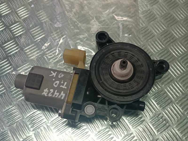 Recambio de motor elevalunas trasero derecho para kia xceed referencia OEM IAM 83460J7000 F00S1W2279 2 PINES