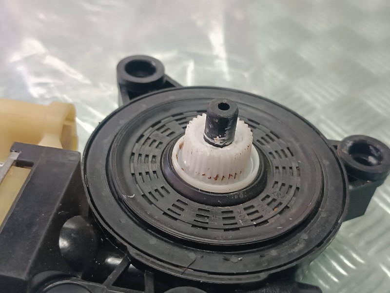 Recambio de motor elevalunas trasero derecho para kia xceed referencia OEM IAM 83460J7000 F00S1W2279 2 PINES