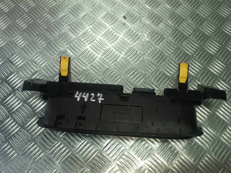 Recambio de warning para kia xceed referencia OEM IAM 93600J7000WK 41W3601110 