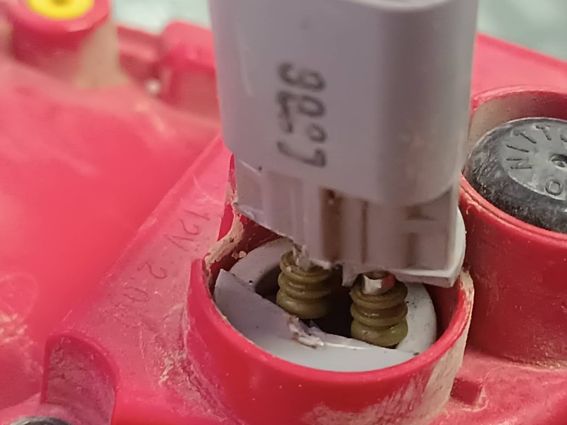 Recambio de faro antiniebla trasero izquierdo para kia xceed referencia OEM IAM 92405J7300  CONECTOR 2 PINES