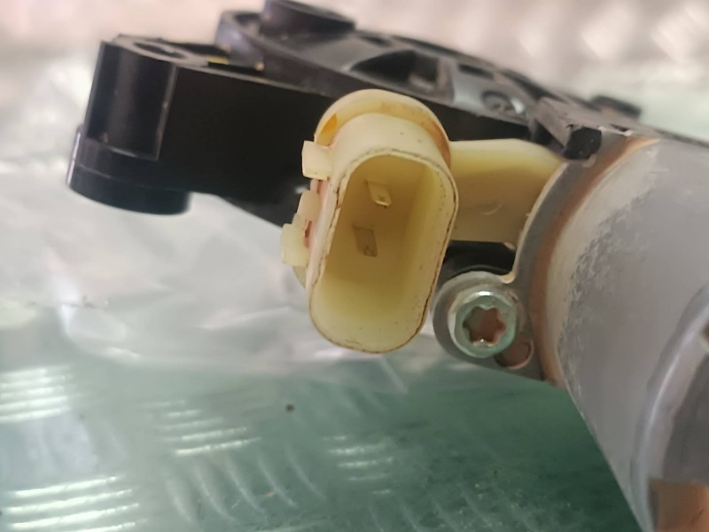 Recambio de motor elevalunas trasero izquierdo para kia xceed referencia OEM IAM 83450J7000 2 PINES BOSCH