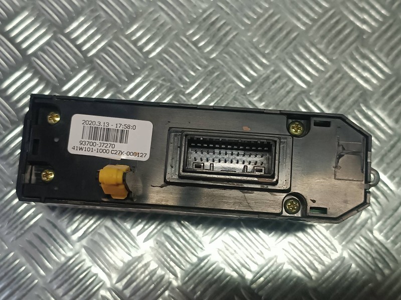 Recambio de mando multifuncion para kia xceed referencia OEM IAM 93700J7270  