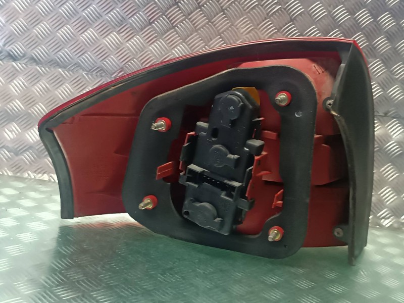 Recambio de piloto trasero derecho para audi a6 berlina (4b2) referencia OEM IAM 4B5945096 148152 