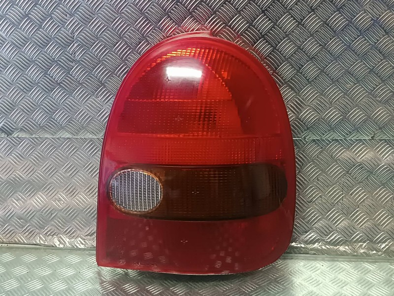 Recambio de piloto trasero derecho para opel corsa b referencia OEM IAM 115029B  