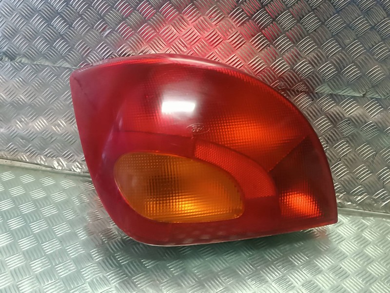 Recambio de piloto trasero derecho para ford fiesta berlina referencia OEM IAM 96FG13N004  