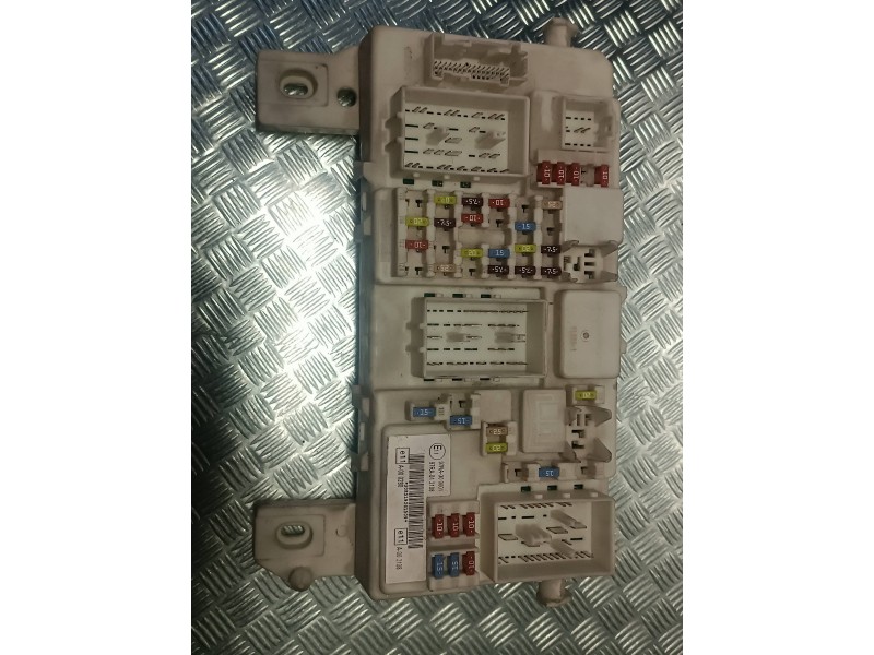 Recambio de caja reles / fusibles para ford focus lim. (cb4) referencia OEM IAM 7M5T14A073BE 97RA000001 9K74408