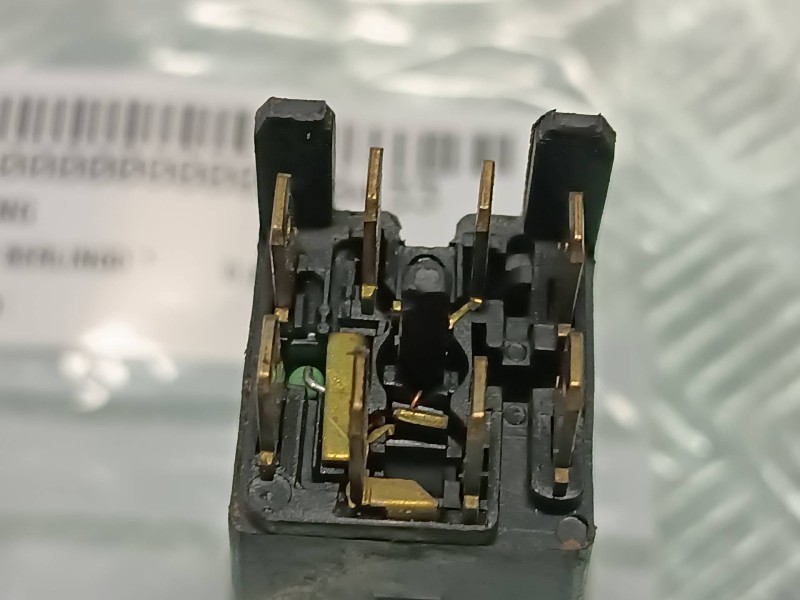 Recambio de warning para citroen berlingo referencia OEM IAM   CONECTOR 8 PINES