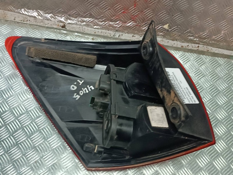 Recambio de piloto trasero derecho paragolpes para nissan qashqai (j10) referencia OEM IAM 89501369  VALEO