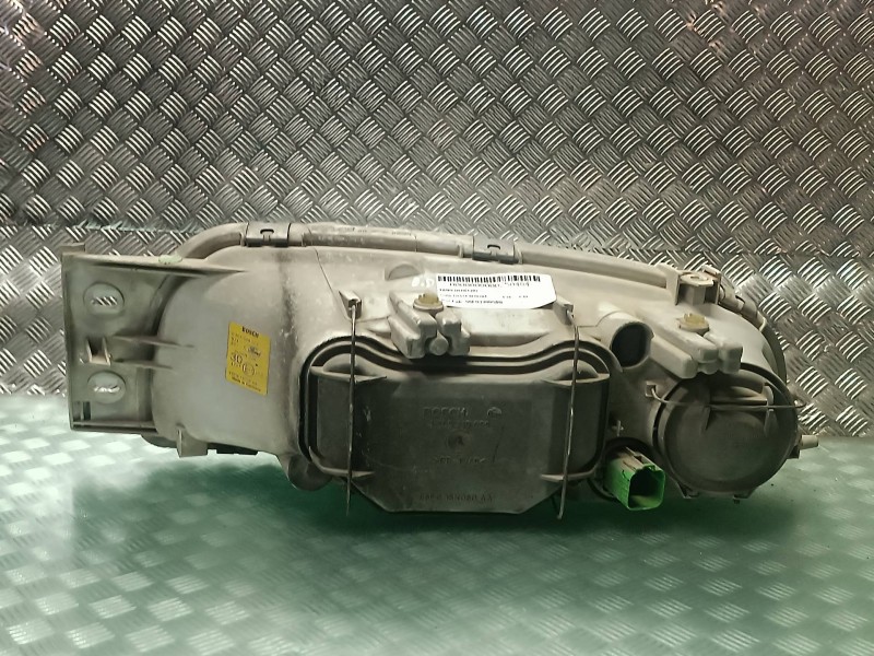 Recambio de faro derecho para ford fiesta berlina referencia OEM IAM 96FG13005AG 0301049202 BOSCH