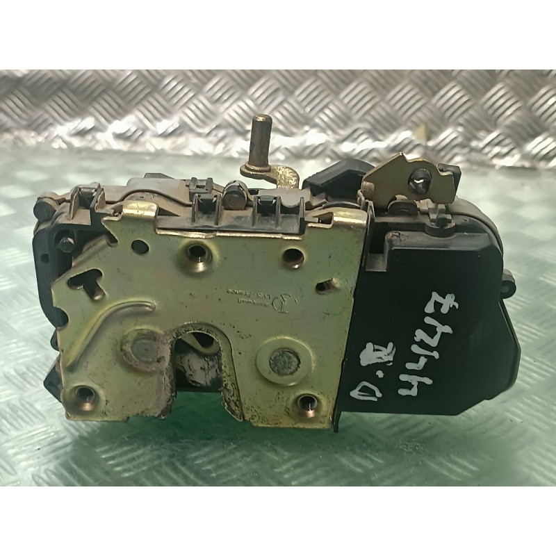 Recambio de cerradura puerta delantera izquierda para citroen xsara picasso referencia OEM IAM  CONECTOR 6 PINES ELECTRICA