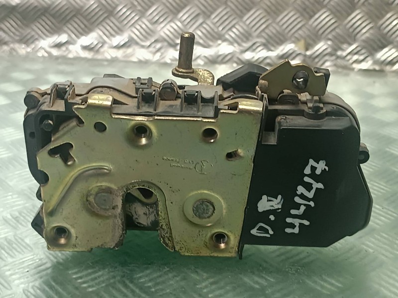 Recambio de cerradura puerta delantera izquierda para citroen xsara picasso referencia OEM IAM  CONECTOR 6 PINES ELECTRICA