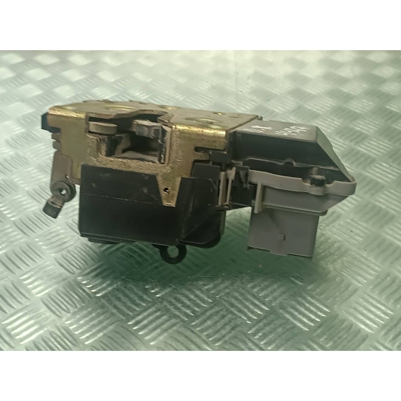 Recambio de cerradura puerta delantera izquierda para citroen xsara picasso referencia OEM IAM  CONECTOR 6 PINES ELECTRICA