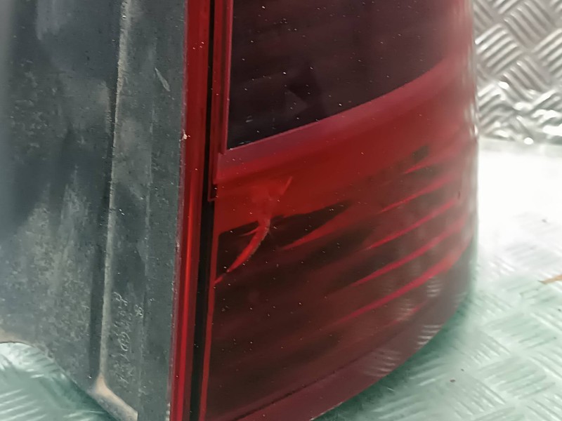 Recambio de piloto trasero derecho para citroen c5 berlina referencia OEM IAM 89036648 89034070 VALEO