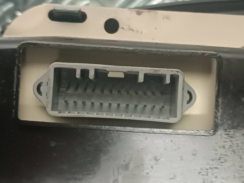 Recambio de cuadro instrumentos para dacia logan referencia OEM IAM 8200377739 216774992 