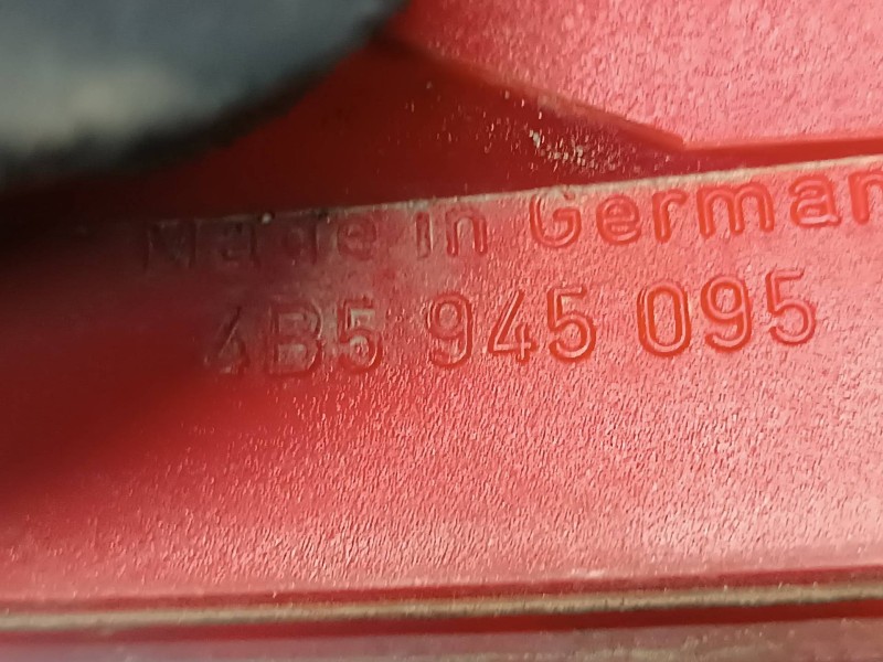 Recambio de piloto trasero izquierdo para audi a6 berlina (4b2) referencia OEM IAM 4B5945095 148151 