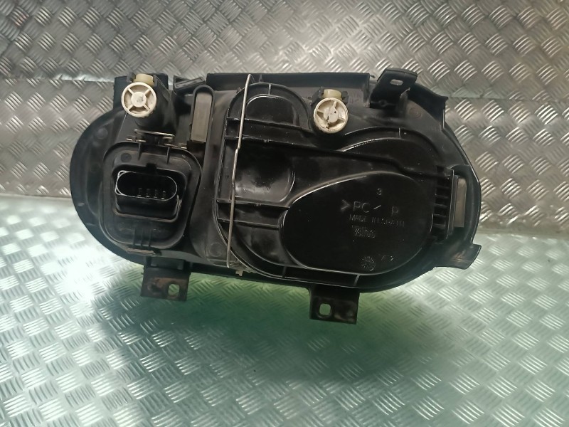 Recambio de faro derecho para volkswagen golf iv berlina (1j1) referencia OEM IAM 1J1941016B  VALEO