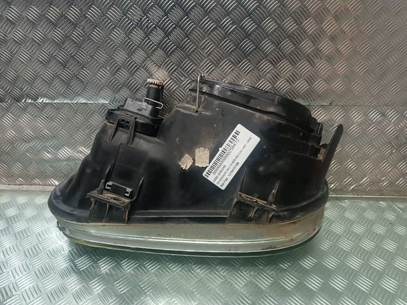 Recambio de faro derecho para volkswagen golf iv berlina (1j1) referencia OEM IAM 1J1941016B  VALEO