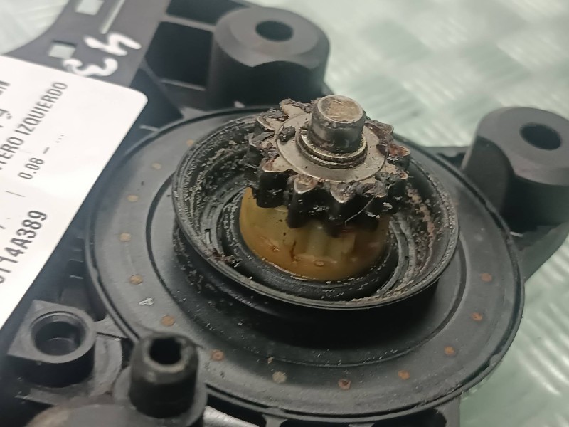 Recambio de motor elevalunas delantero izquierdo para ford focus lim. (cb4) referencia OEM IAM 4M5T14A389 0130822217 