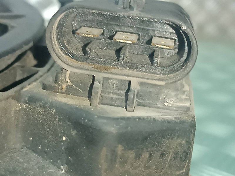 Recambio de electroventilador para opel zafira b enjoy referencia OEM IAM 13132559 130303960 BOSCH