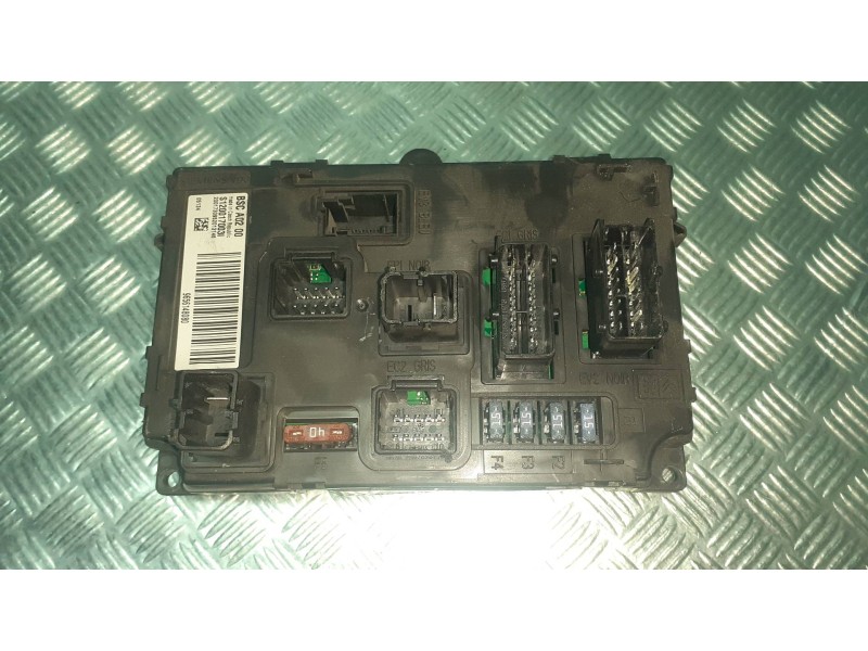 Recambio de caja reles / fusibles para peugeot 407 referencia OEM IAM S120017003I  BSC A02 00
