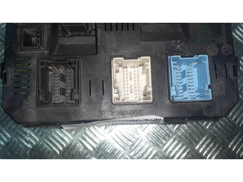 Recambio de caja reles / fusibles para citroen c5 break referencia OEM IAM 9658158680  