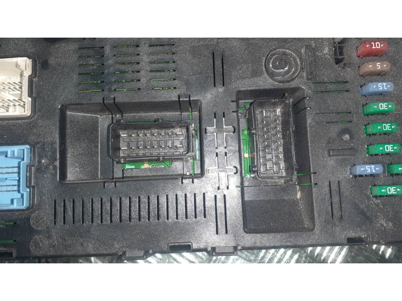 Recambio de caja reles / fusibles para citroen c5 break referencia OEM IAM 9658158680  
