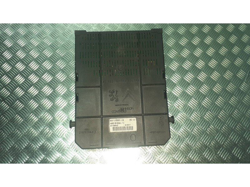 Recambio de caja reles / fusibles para citroen c5 break referencia OEM IAM 9658158680  