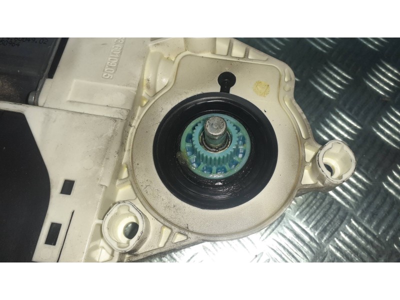 Recambio de motor elevalunas delantero izquierdo para citroen c5 berlina referencia OEM IAM 9681597380 997833102 BROSE