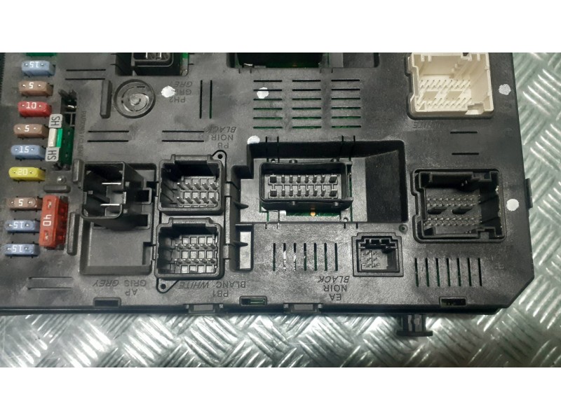 Recambio de caja reles / fusibles para citroen c5 berlina referencia OEM IAM 9663510280 F02429202 PSI2004