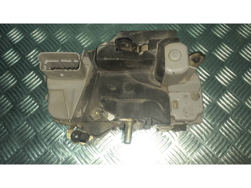 Recambio de cerradura puerta delantera derecha para citroen xsara picasso referencia OEM IAM 6192W  6 PINES