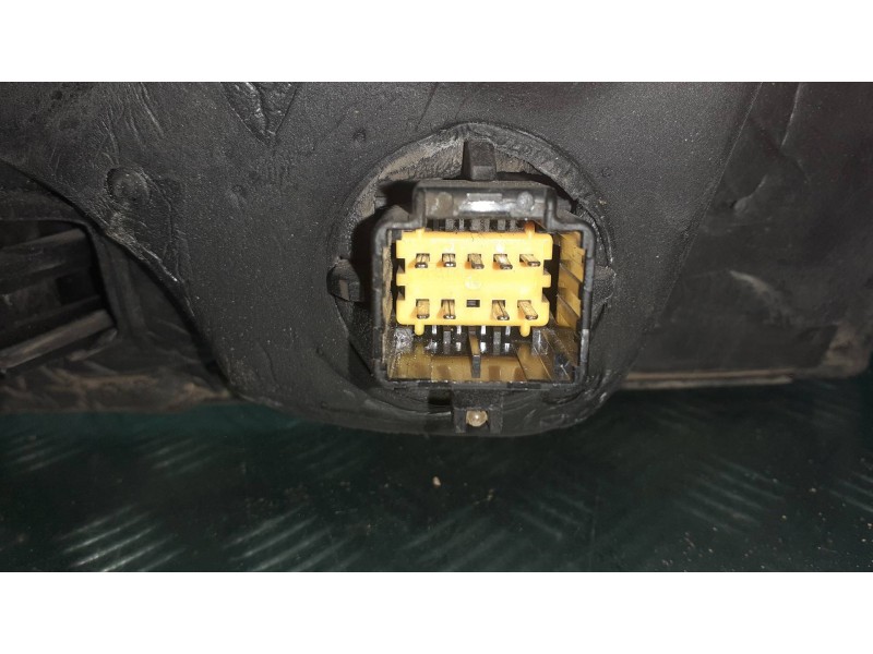 Recambio de retrovisor derecho para renault megane ii classic berlina referencia OEM IAM 12353070  ELECTRICO