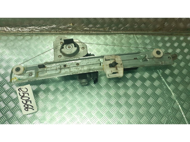 Recambio de elevalunas trasero derecho para renault megane ii classic berlina referencia OEM IAM 190011781  ELECTRICO