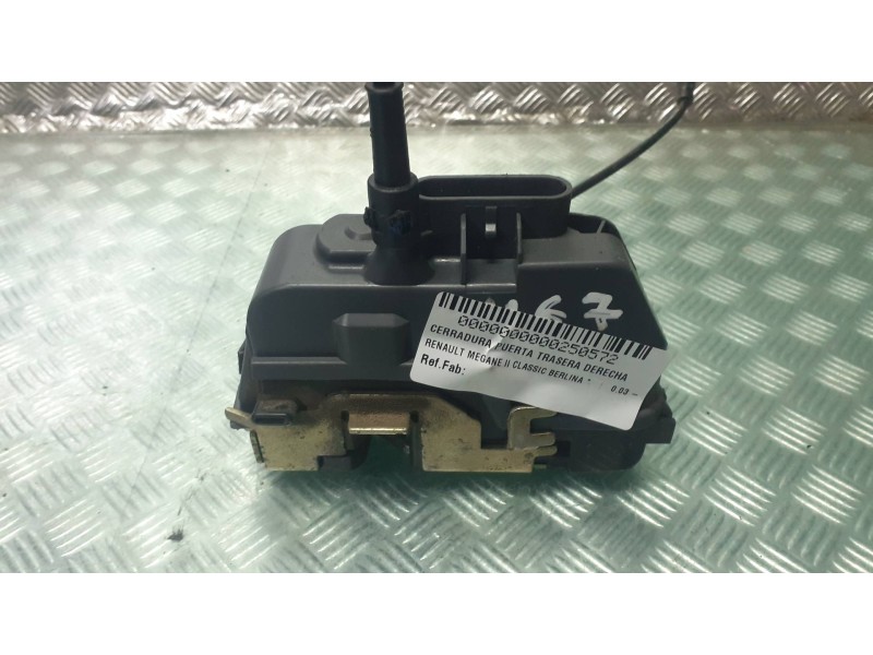 Recambio de cerradura puerta trasera derecha para renault megane ii classic berlina referencia OEM IAM   ELECTRICA