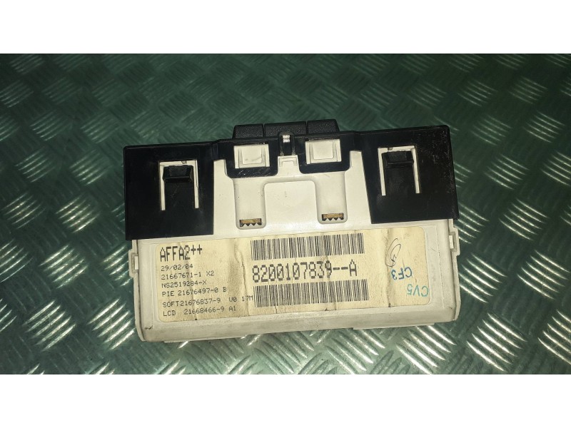 Recambio de pantalla multifuncion para renault megane ii classic berlina referencia OEM IAM 8200107839A 216676711 216764970B
