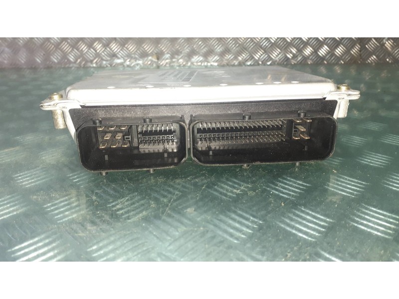 Recambio de centralita motor uce para audi a6 berlina (4b2) referencia OEM IAM 4B0907551G 0261206380 BOSCH