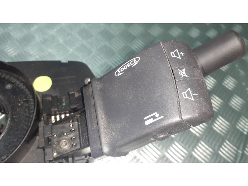 Recambio de mando multifuncion para renault megane ii classic berlina referencia OEM IAM 61835908 820021646520B4 618300034